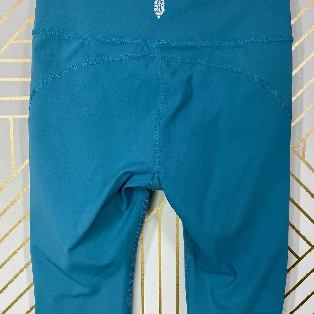 Free People Movement Mid-Rise Get Shorty Leggings‎ - Picture 9 of 12